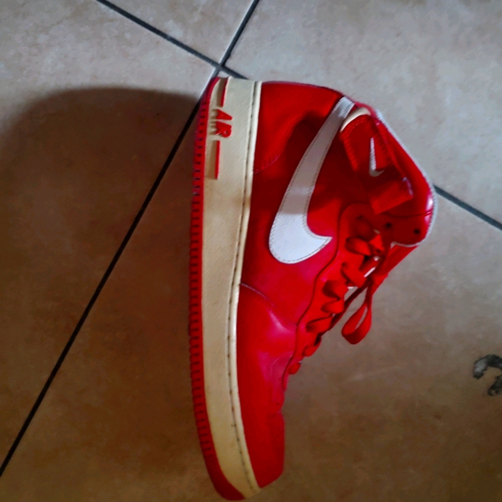 Red Mid top Air Force 1